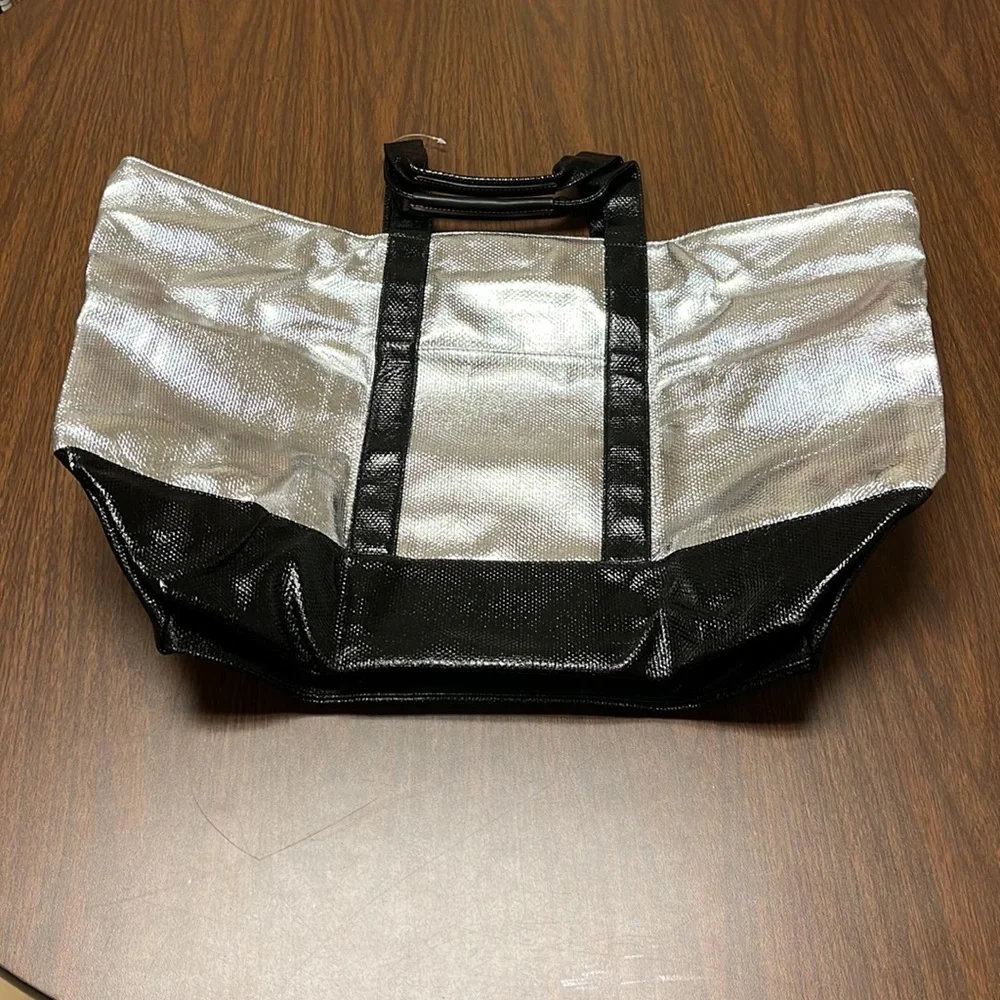 Victoria’s Secret large tote, NWOT‎
